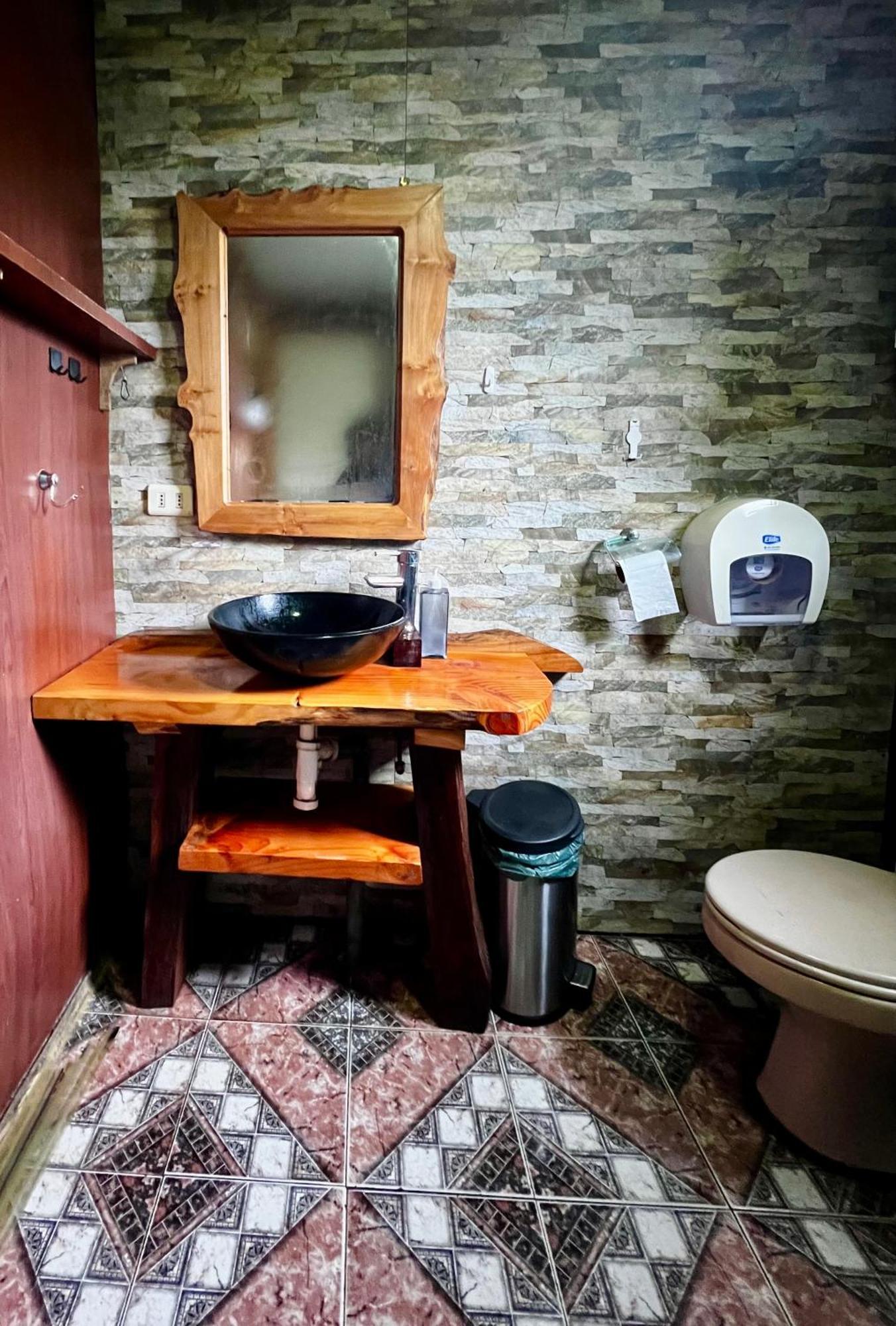 Casa Con Privada Y Bano Con Ducha Casa de hóspedes