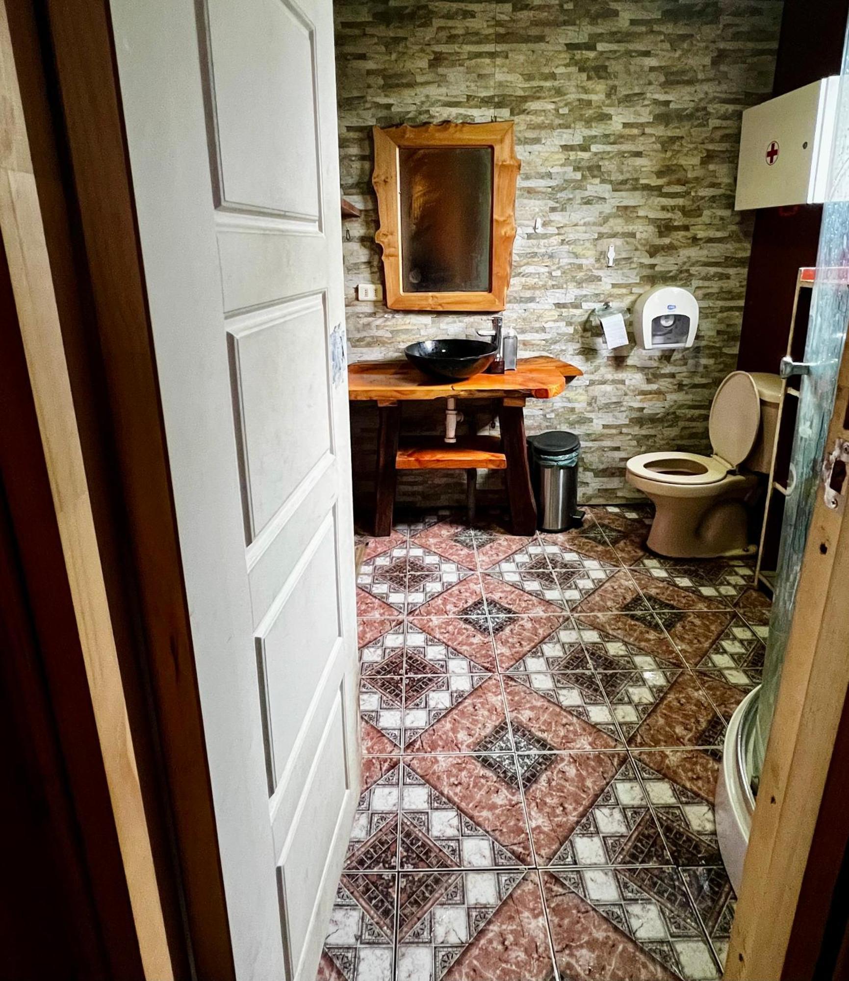 Casa de hóspedes Casa Con Privada Y Bano Con Ducha